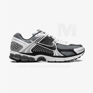 Nike Vomero Black/White